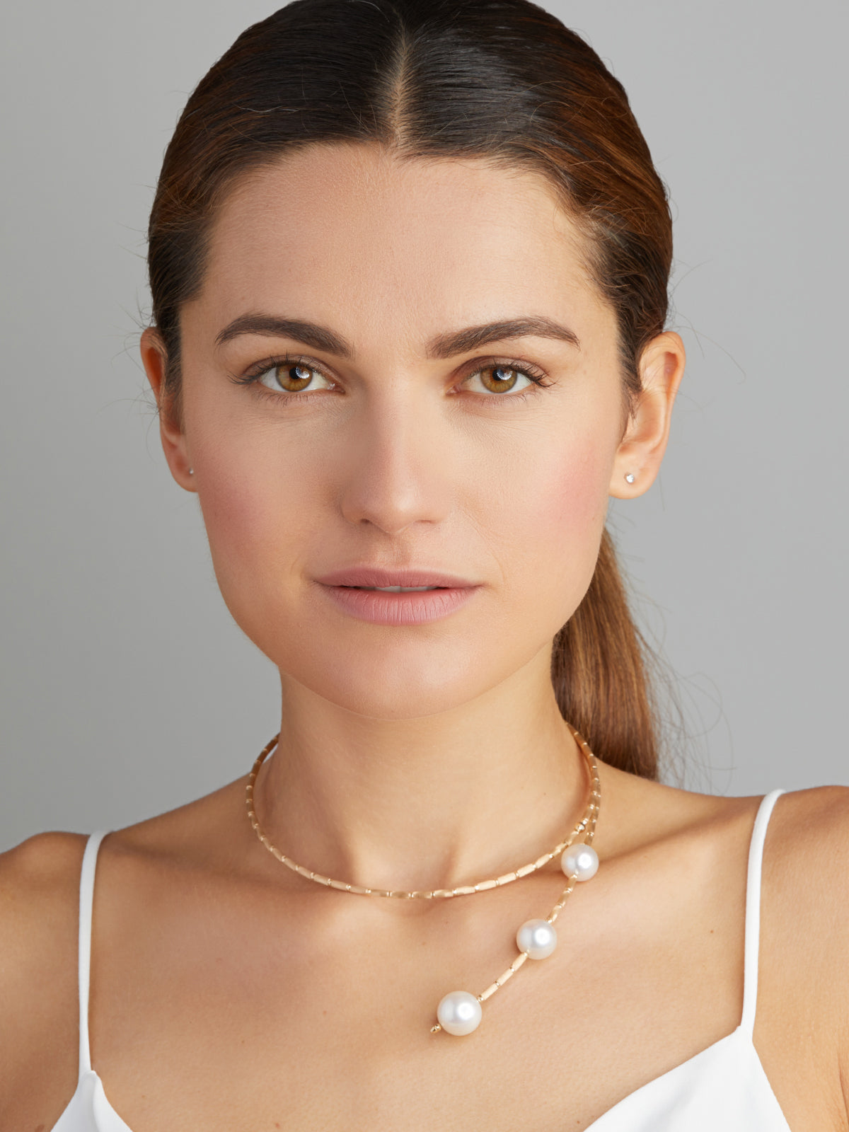 Náhrdelník YANA NESPER Elegantný perlový choker zo žltého zlata