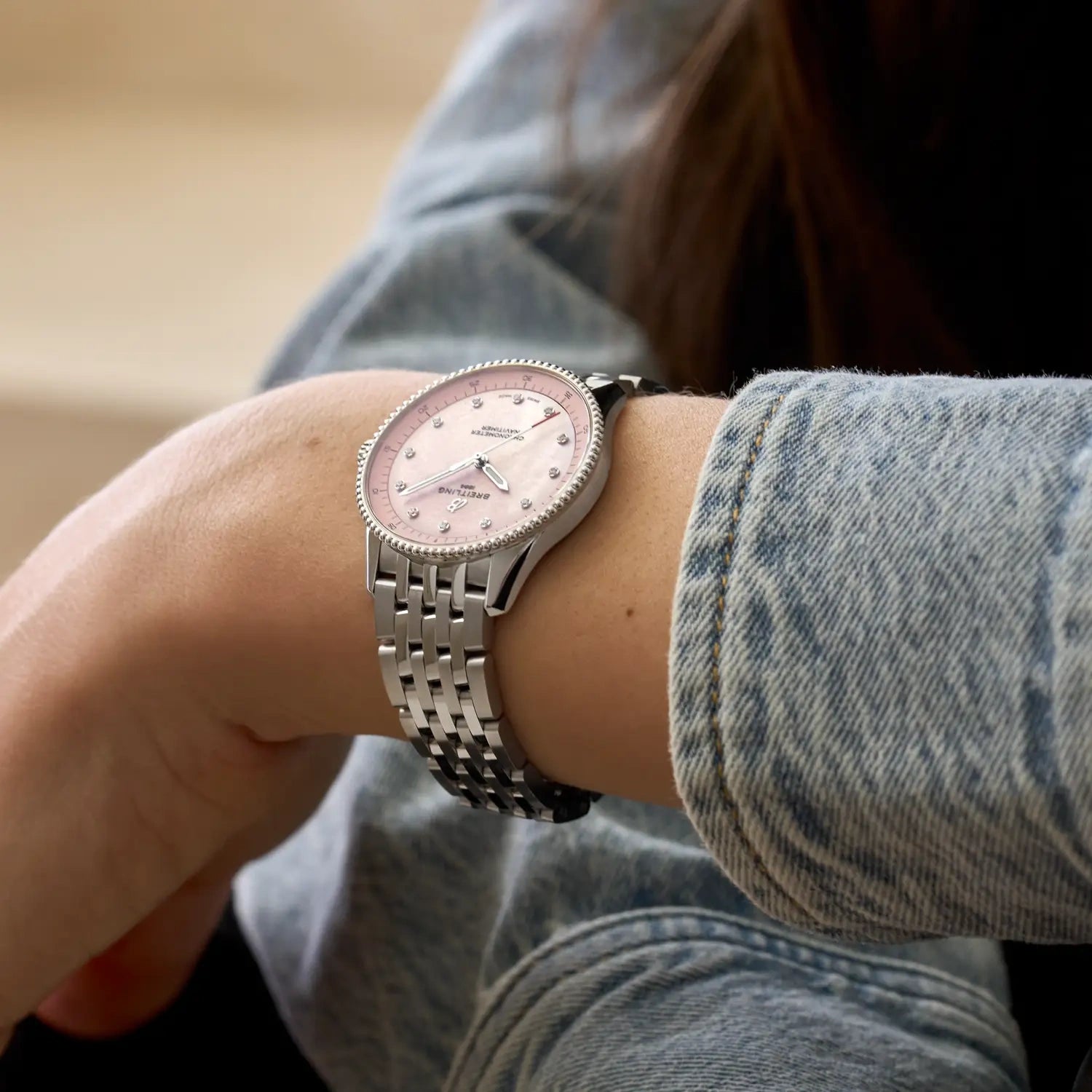 Breitling Navitimer 32 A77320D91K1A1 — na zápästí