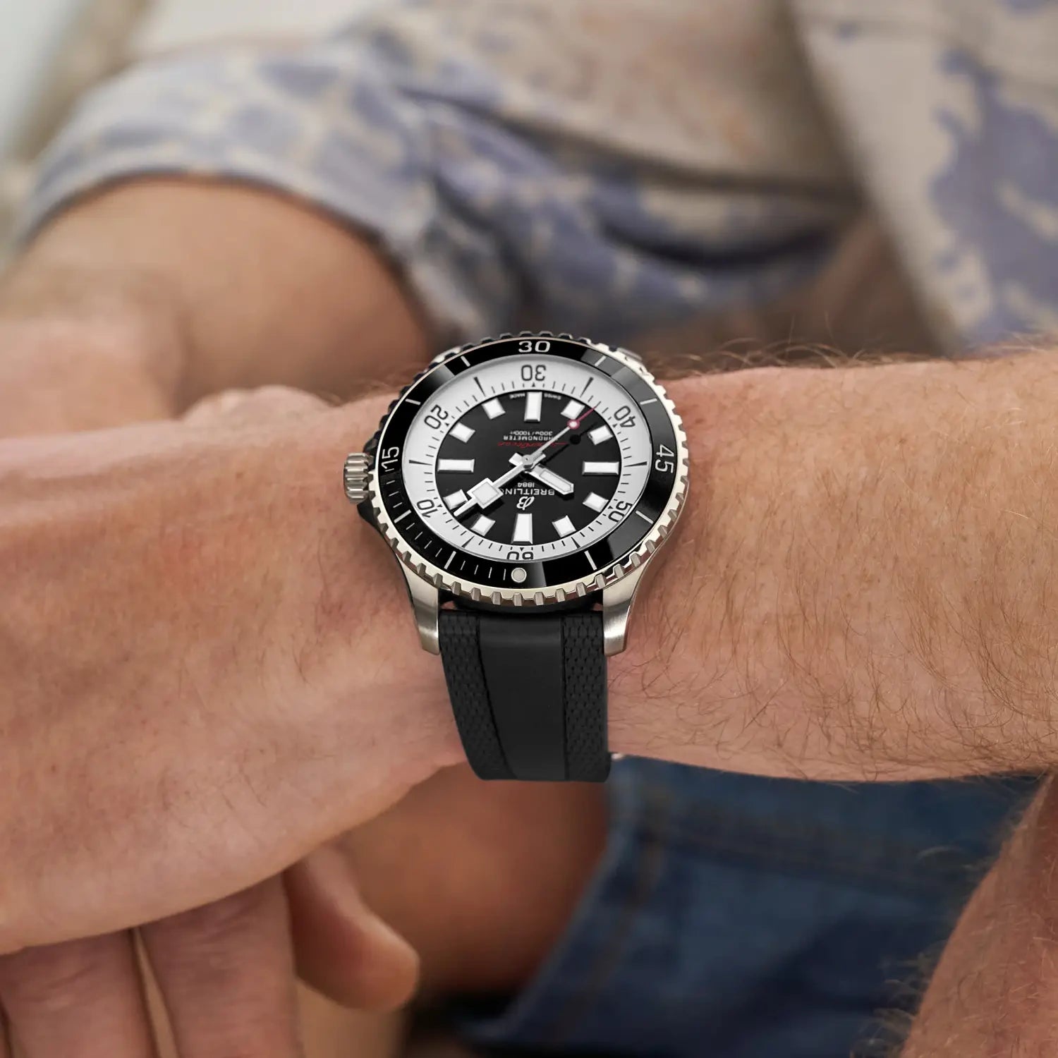 Breitling Superocean Automatic 44 A17376211B1S1 — lifestyle