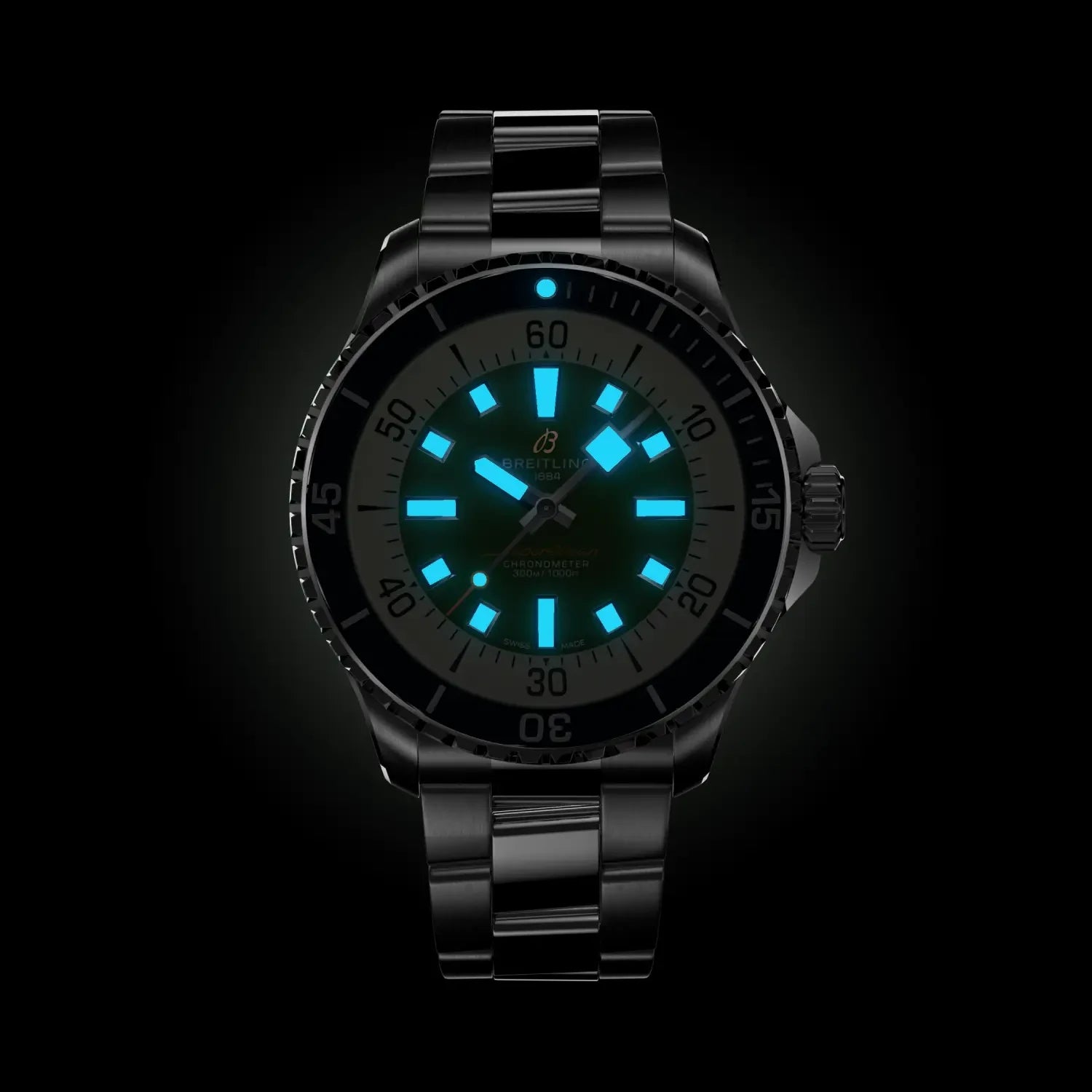 Breitling Superocean A17376A31L1A1 — lume shot